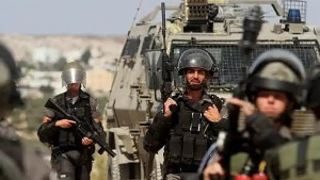 İsrail 19 Filistinliyi gözaltına aldı