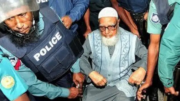 Ğulam Azzam vefat etti