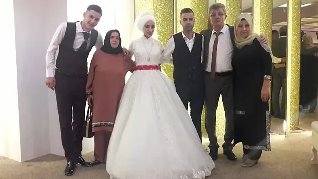 Gazeteci Mehmet Tezer'in oğlu evlendi