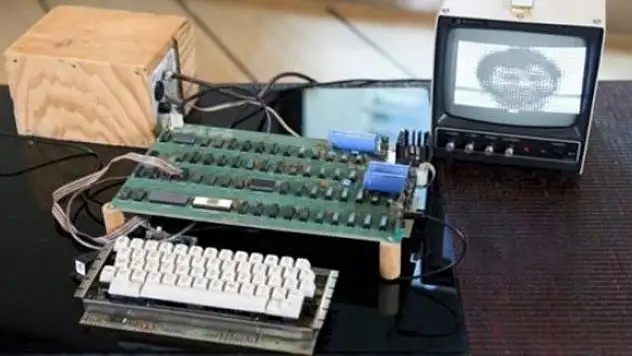 Apple'ın ilk bilgisayarına rekor fiyat