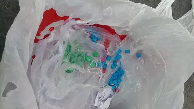 Konya'da uyuşturucu hap ve bonzai ele geçirildi