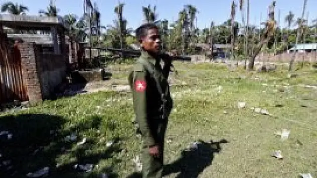 Myanmar'da ordu kontrolü ele geçiriyor