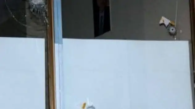 AK Parti binasına ateş açıldı