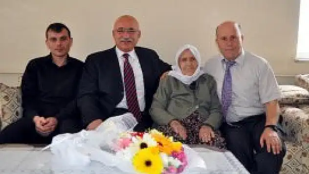 Abdulkadir Çat'tan yaşlılara ziyaret