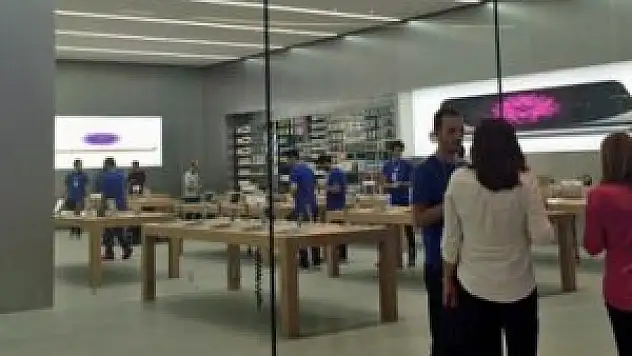 Türkiye'nin ikinci Apple Store'u açıldı