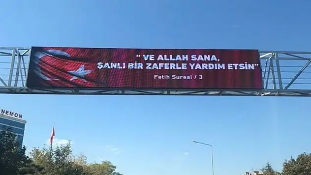 Konya'da trafik levhalarında dikkat çeken ayrıntı