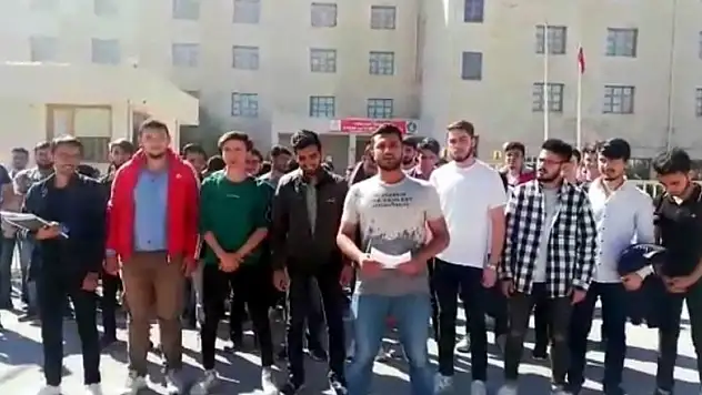 Cihanbeyli'de üniversite öğrencileri yurtlarının açılmasını istiyor