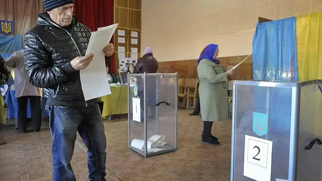 Ukrayna'da halk sandık başında