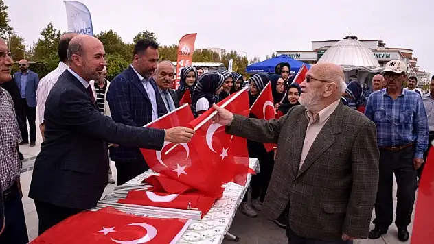 Pekyatırmacı: 'Allah kahraman Mehmetçiğimizi muzaffer eylesin'