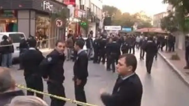 Fatih'te polise satırlı saldırı!