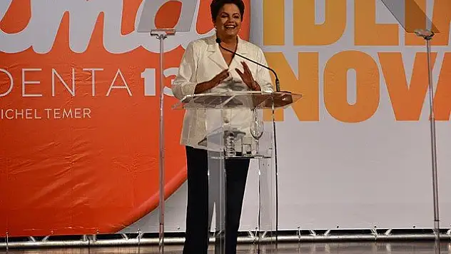 Brezilya'da Rousseff yeniden Devlet Başkanı seçildi