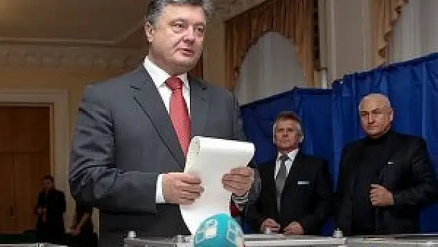 Ukrayna'da 7 siyasi parti parlamentoya girecek