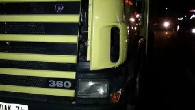 Kamyonun çarptığı yaya öldü