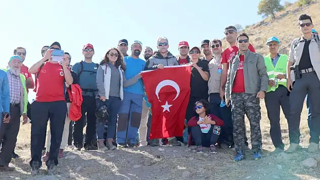 Takkeli Dağ'da yürüyüş düzenlendi