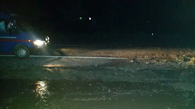 Konya'da yağış ulaşımı aksattı