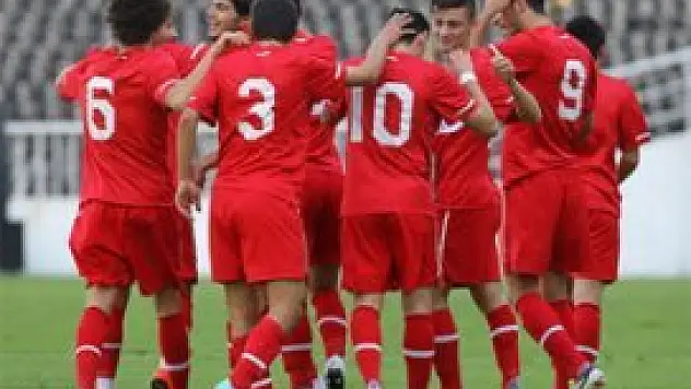 Milli takım Konyaspor'lu futbolcuyla güldü