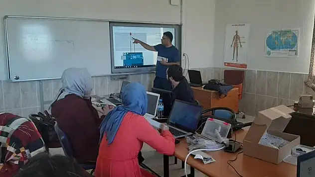 Karapınar'da' Robotik Teknoloji Bilinçlendirme projesi' sona erdi
