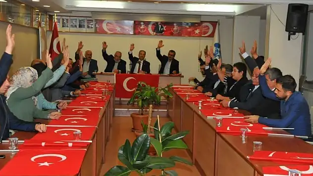 Akşehir Belediye Meclisinden Barış Pınarı Harekatı'na destek