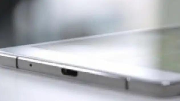 Dünyanın en ince akıllı telefonu tanıtıldı