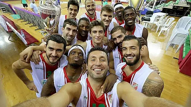 Pınar Karşıyaka deplasmanda galip