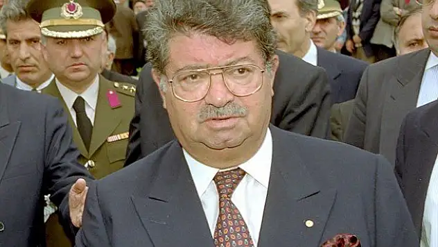 Özal'ın saç telleri incelendi