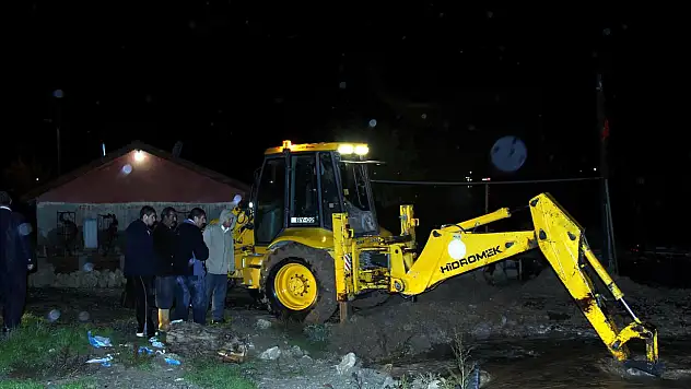 Cihanbeyli'de sağanak yağış