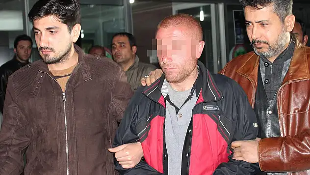 Çaldıklarını paylaşamayınca arkadaşını öldürdü