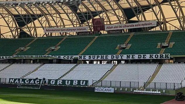 Konyaspor'un şehitler tribünü maça hazır