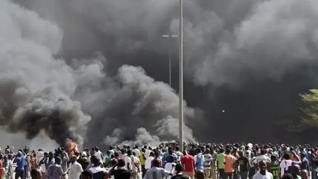 Bir daha aday olmasın diye meclisi yaktılar!