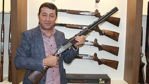 Altın işlemeli av tüfekleri ikinci el otomobil fiyatına satılıyor
