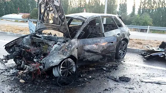 Konya'da devrilen otomobil alev aldı: 1 yaralı
