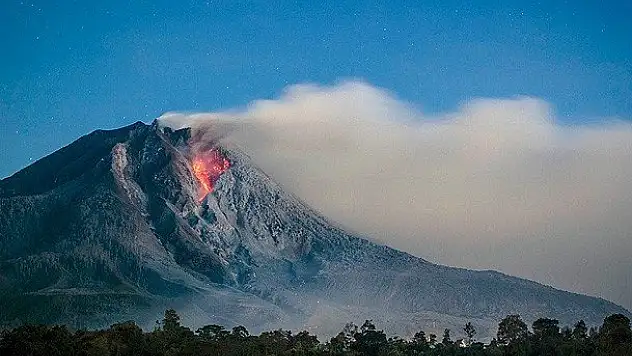 Kosta Rika'da yanardağ faaliyete geçti