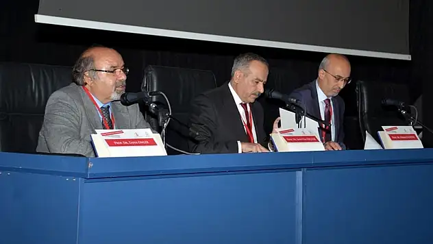 Türkçe'nin ses ve şekil bilgisi Selçuk'ta tartışılacak