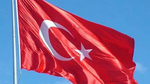 2 ilde Türk Bayrağı'na saldırı!