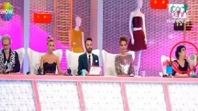 Nur Yerlitaş, programda sigara içti!