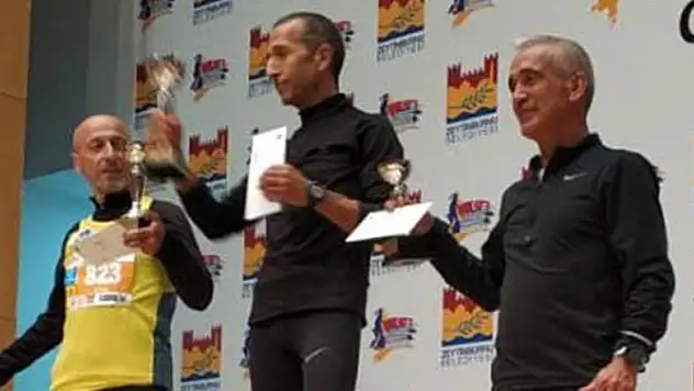 Uluslararası Cumhuriyet Yol Koşusu'nda Atamer'den madalya