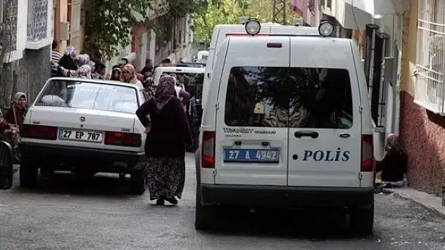 Komşular arasında bıçaklı kavga: 1 ölü