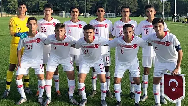 Yeşil beyazlı 2 oyuncuya milli davet