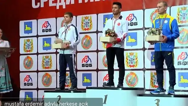 Meram Belediyesporlu güreşçi Türkiye'ye ikinci bir bayram sevinci yaşattı