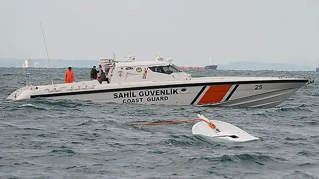 Tekne kazasında kaybolanlar aranıyor