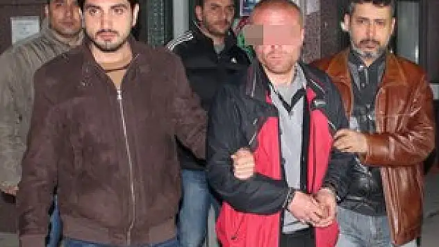 Hırsızlık arkadaşını öldürdü