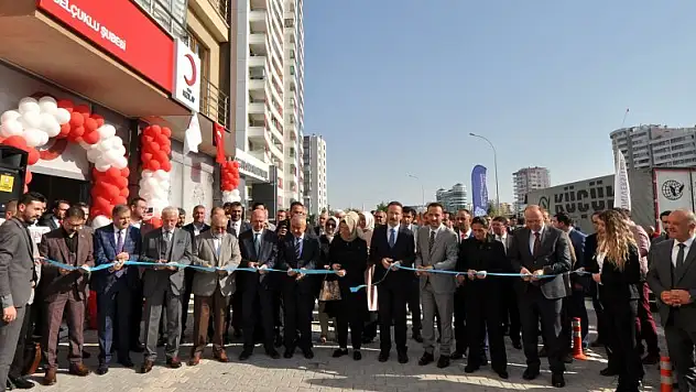 Neü'den Novi Pazar'a 11 tırlık malzeme yardımı