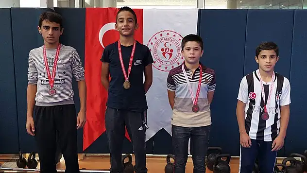 Meram Belediyespor Cumhuriyet turnuvasında şampiyon