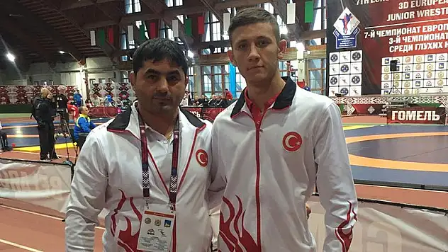 Büyükşehir Belediyesporlu işitme engelli güreşçiler Avrupa'da zirvede