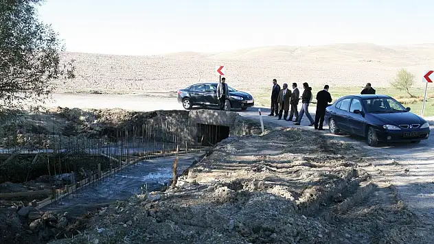 Kaymakam Avcı yol çalışmalarını inceledi