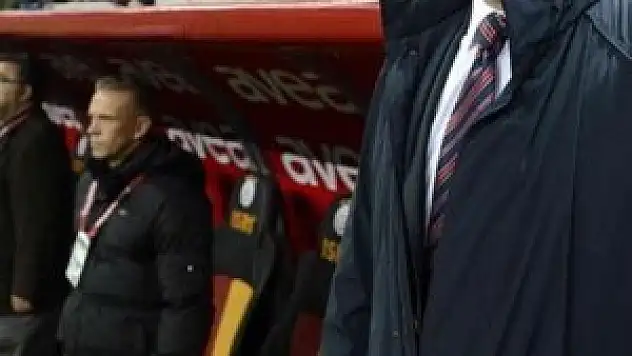 Ünlü teknik adam Afrikalılardan özür diledi