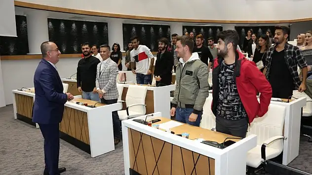 Başkan Kavuş üniversite öğrencileriyle buluştu