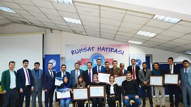 Konya SMMMO'da ruhsat dağıtım töreni yapıldı