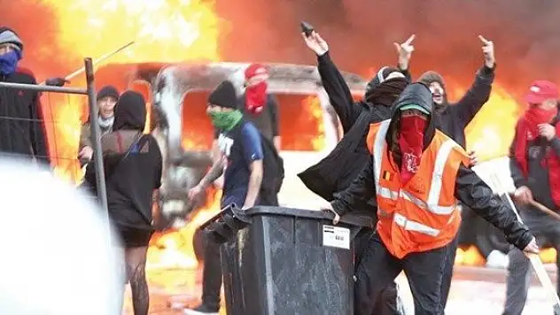 Sanalcılar meydanda