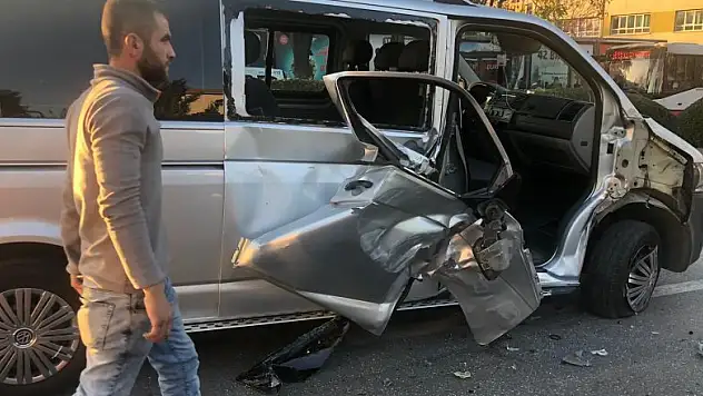 Aladdin Bulvarı'nda kaza! Trafik sıkıştı